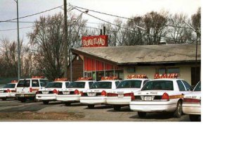 donutland_and_cops[1].jpg