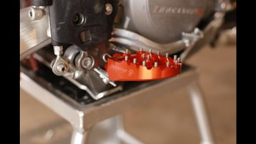 Installing-Dirt-Bike-Foot-Pegs-Warp-9
