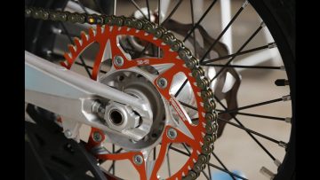 Dirt-Bike-Sprocket-Installation-KTM-300-XC