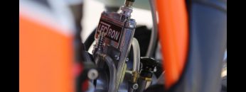 Lectron-Carburetor-Installation-and-First-Impressions-KTM-300