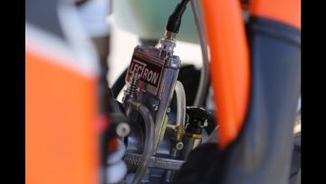Lectron-Carburetor-Installation-and-First-Impressions-KTM-300
