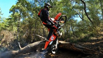 Hard-Enduro-Training-with-the-Pro-Riders-at-Red-Bull-Sea-to-Sky