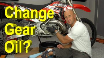 How-To-Change-Gear-Oil-on-a-2-Stroke-Honda-CR250R