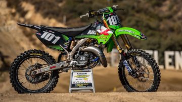 Racer-X-Films-2004-Kawasaki-KX125-Garage-Build