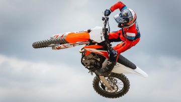 2020-KTM-350-SXF-Dialed-In-Motocross-Bike-Testing-