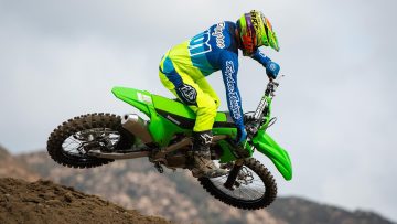 2020-Kawasaki-KX450-Intro-Motocross-Bike-Testing-