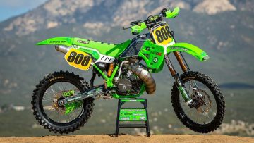 2001-Kawasaki-KX500-Motocross-Garage-Build-Racer-X-Films-Sunny-Garcia