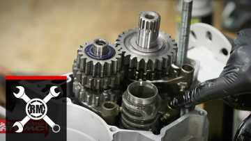 Honda-CRF450R-Bottom-End-Rebuild-Part-3-Assembly