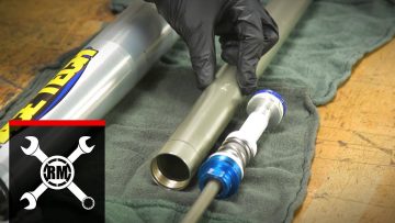 How-To-Rebuild-the-Inner-Air-Chamber-on-WP-AER-XACT-Forks