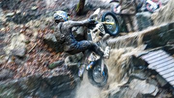 British-Extreme-Enduro-2022-Round-1-Tong-BILLY-BOLT-Smashes-