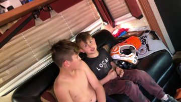 [ID: 4xXHE4rj63w] Youtube Automatic