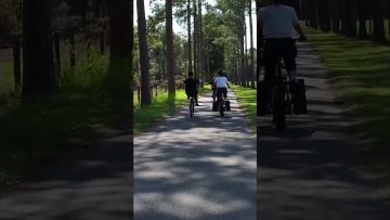 Lifes-been-WHEELIE-good-twotwotv-thereeds-newhouse-ebike