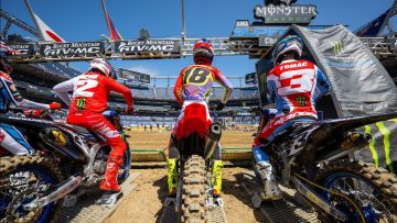 Weege-Show-Hunter-Jett-Lars-Talk-Denver-Supercross-Webb-Tomac-Injured