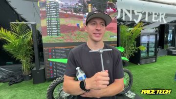 Lorettas-Weege-Show-ClubMX-Crushes-Kawi-Two-Stroke-Osborne-and-More